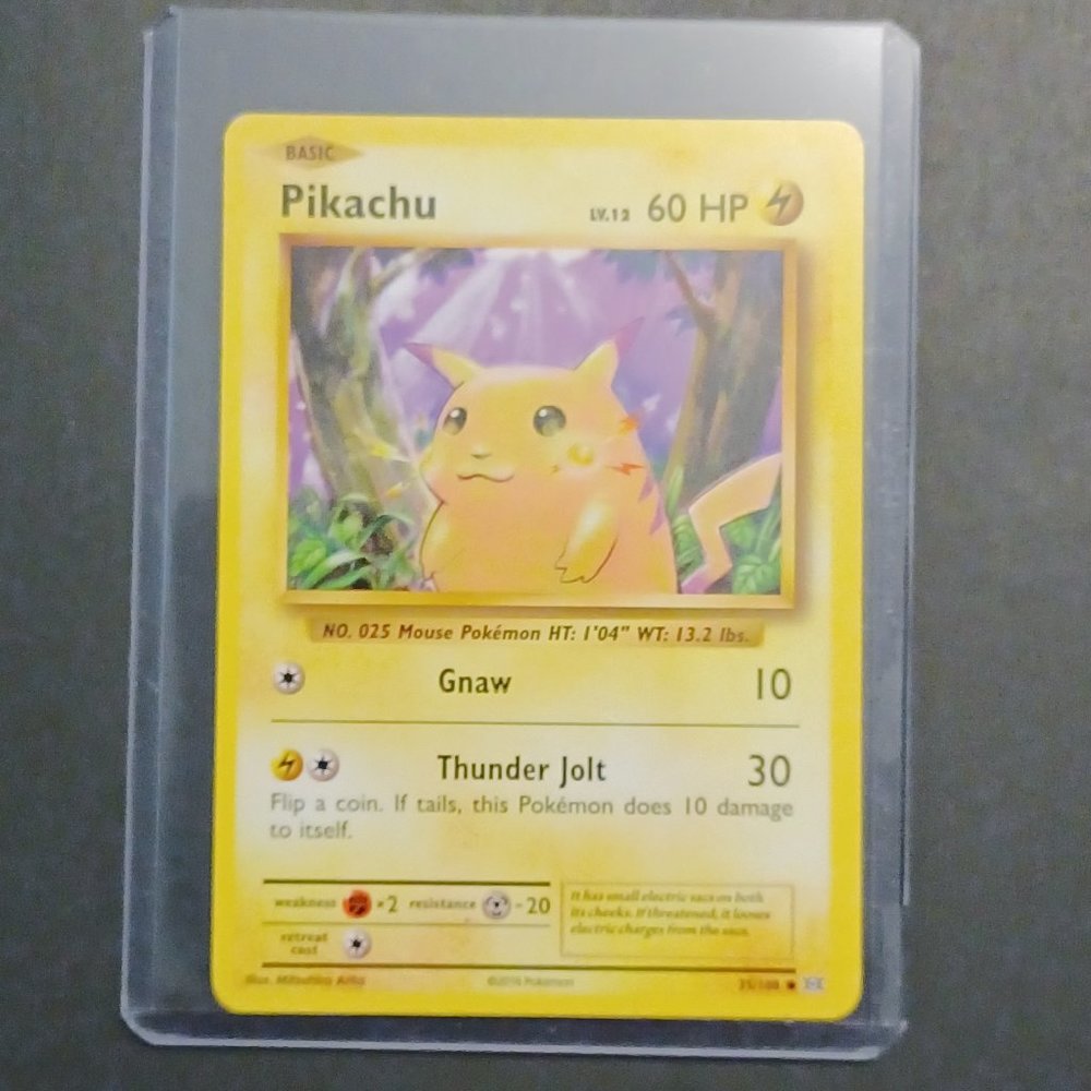 PSA 10 Gen Mint XL Evolutions Pokémon Card # 35/108 2016 Pikachu yellow cheeks